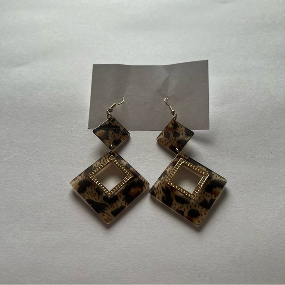 3/$15 or 4/$20 Plunder Design Leopard Earrings - Picture 3 of 3